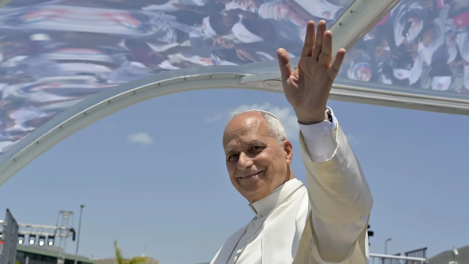 El papa León XIV agradece las oraciones de sus fieles en un mensaje escrito antes de ser operado del cáncer de pulmón