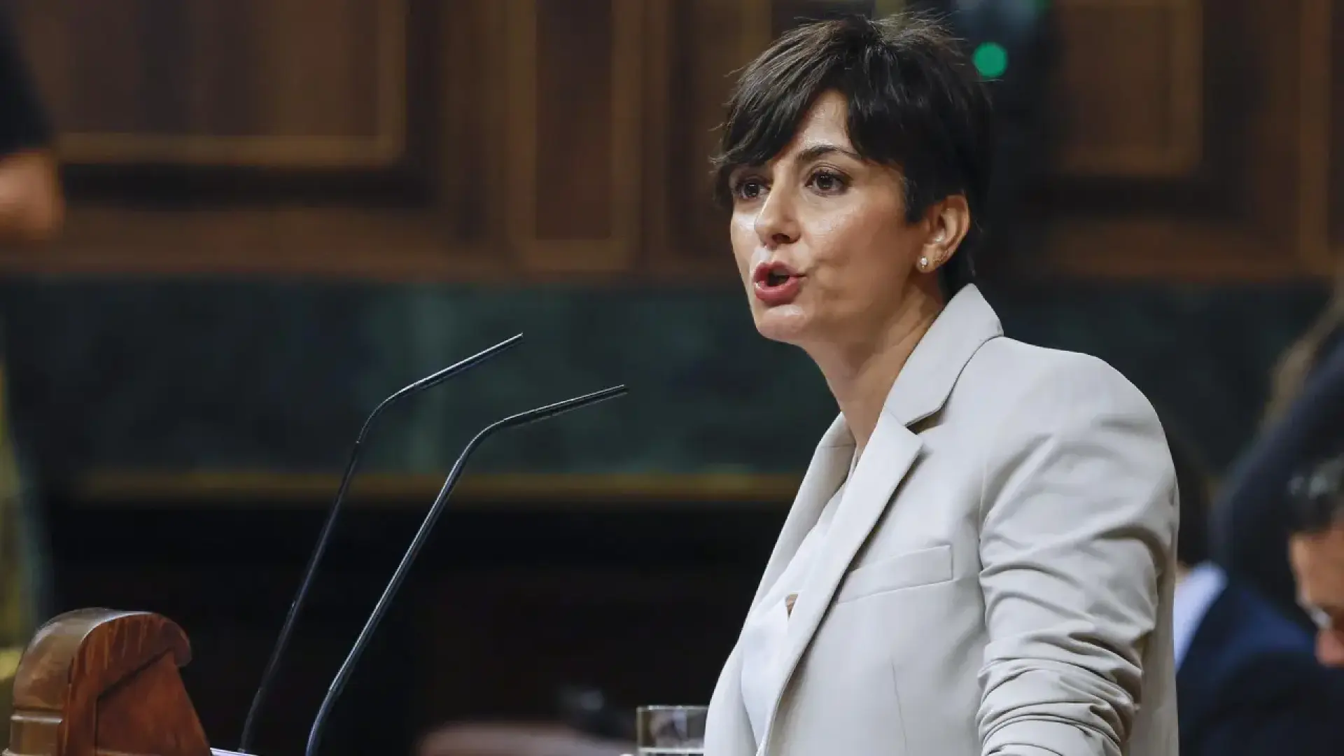 La ministra de Vivienda pide a Junts que se abstenga y le ofrece tramitar los decretos como proyecto de ley para incluir cambios