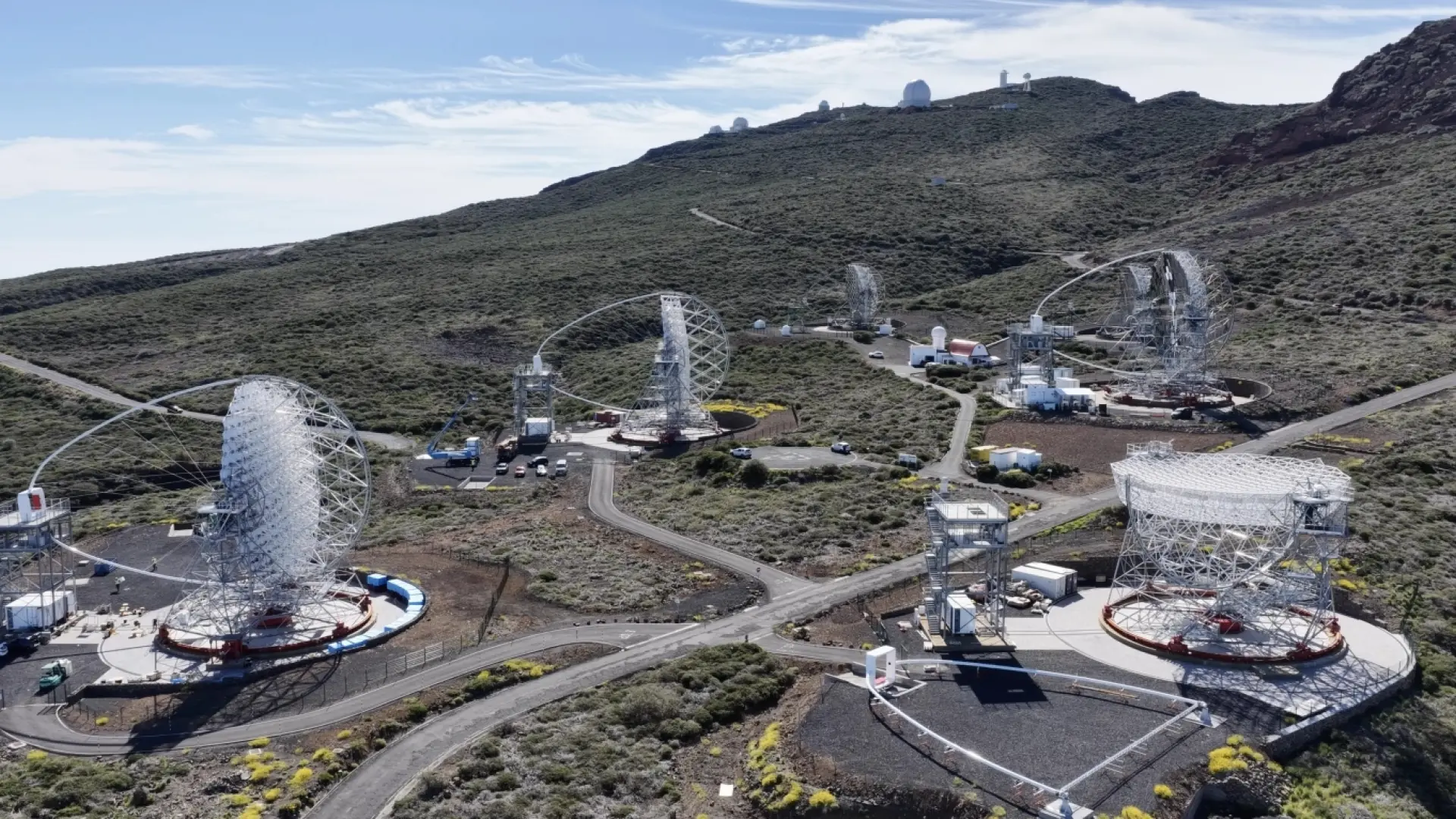 Cuatro gigantes de 23 metros para estudiar el universo más energético: así son los nuevos telescopios de La Palma