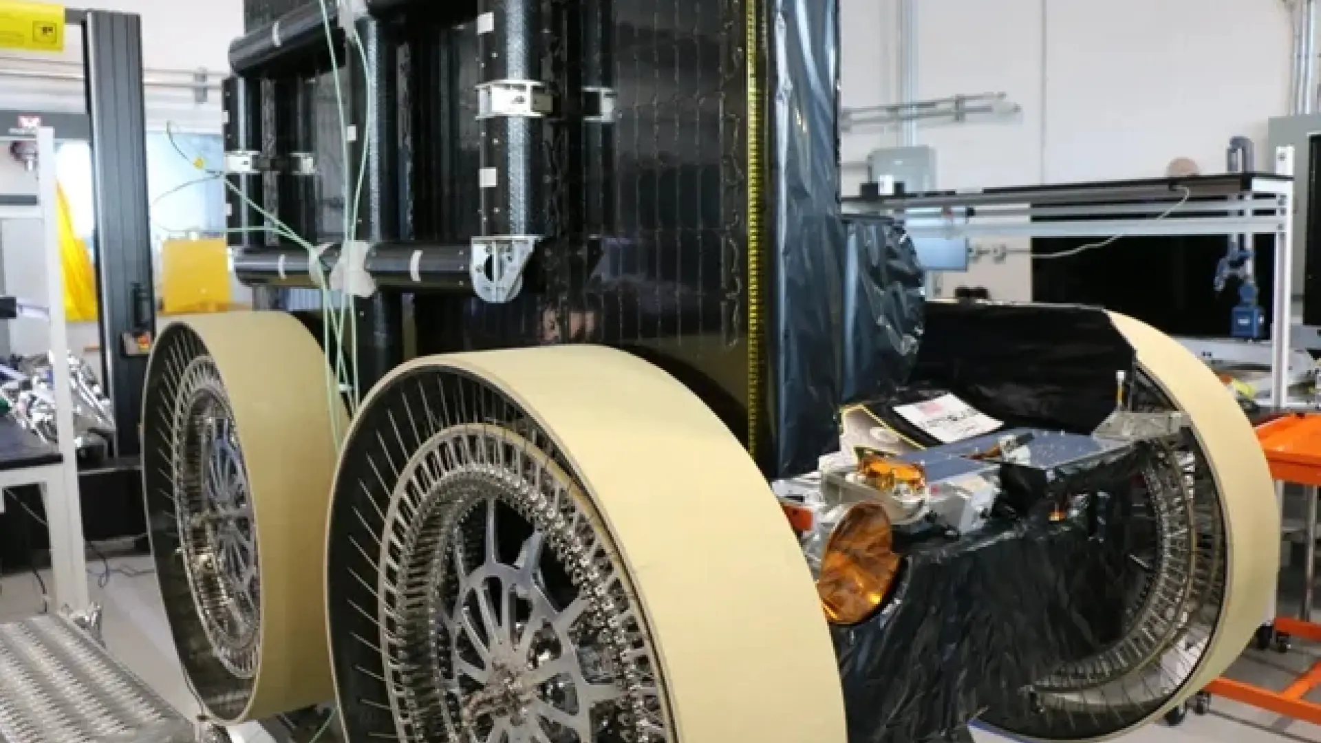 La Luna se prepara para recibir su primer superordenador: viajará en un rover para poner a prueba la IA