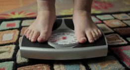 Europa da luz verde a orforglipron, la pastilla diaria para la obesidad que se puede tomar sin restricciones de comida ni agua