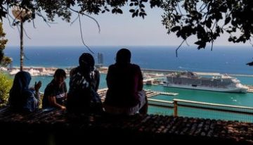 Unos 200 pasajeros de un crucero de lujo, abandonados en Camboya porque la empresa se quedó sin dinero