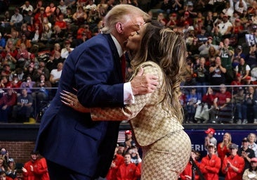 Una exmodelo acusa a Trump de violarla en 1993 con la ayuda de Jeffrey Epstein