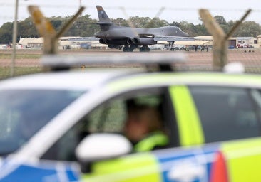 Acusan de espionaje a un miembro en activo de la Marina Real británica