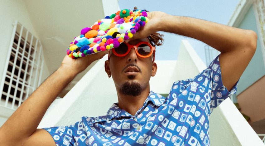 Artista boricua convierte una vajilla olvidada en más de 50 obras de arte