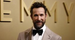 Noah Wyle es elegido como el hombre más sexy del mundo por la revista People