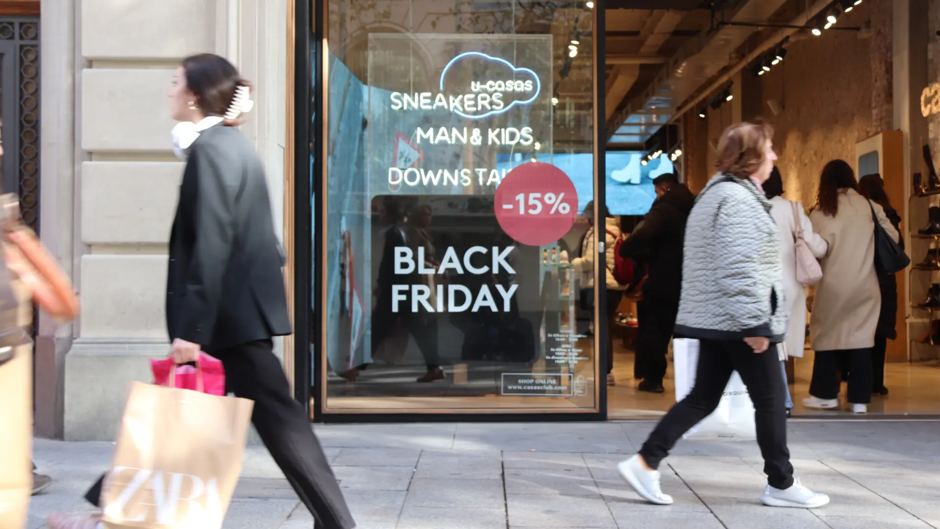 Las empresas contratarán a más de 124.000 personas para el Black Friday, un 5,3% más que el año pasado