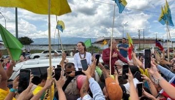 El regreso de María Corina pone a prueba la apuesta de Trump por Delcy