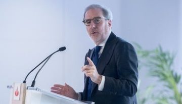 El Reino Unido sube los impuestos a la banca para ayudar a 20 millones de hogares a pagar la energía