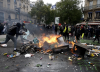 Macron rechaza la dimisión de su ministro de Interior a pesar de los graves disturbios que azotan a toda Francia