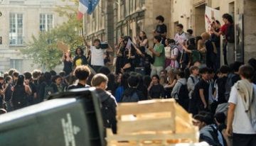 Los profesores se unen a las manifestaciones de los estudiantes en Francia