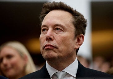 Tesla pone fecha a la venta del Cybercab, el robotaxi sin volante ni pedales que quiere revolucionar el transporte
