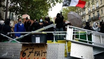 Los socialistas franceses eligen a su candidato en unas primarias con baja participación