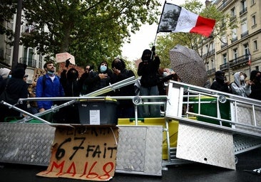 Los socialistas franceses eligen a su candidato en unas primarias con baja participación