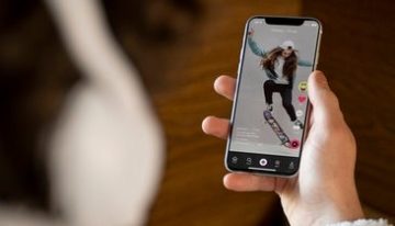 Google pone gratis la herramienta definitiva para saber al instante si una foto o un vídeo de internet está hecho con IA