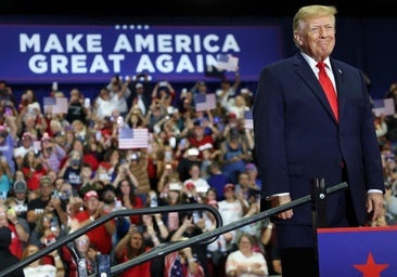 Trump difunde el número de teléfono de un senador republicano en una disputa sobre el cambio horario