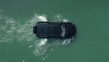 El Yangwang U8 es un SUV de lujo que flota