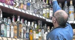 15 sociedades médicas piden que las etiquetas de las bebidas alcohólicas alerten de que pueden producir cáncer