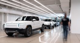 Volkswagen ha metido 6.000 millones de dólares en Rivian para crecer en Estados Unidos. Los aranceles están truncando sus planes