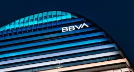 La banca española ha convertido un impuesto «confiscatorio» en confetti para su fiesta: 8.400 millones de beneficios