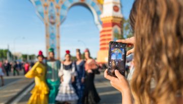 Grabar a gente borracha en la Feria de Abril se ha convertido en una tradición. Las multas por hacerlo no son tan divertidas