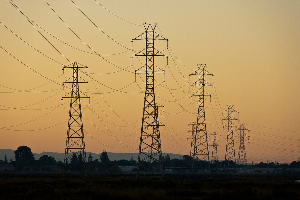 Portugal ha querido blindarse energéticamente de España: la factura de la luz ha sido la primera en pagar el precio 