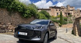 Ebro S700 PHEV, primeras impresiones: este híbrido enchufable chino de alma española aspira a ser el nuevo coche del pueblo