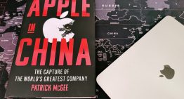 «Tim Cook ha llevado a Apple al corazón de la guerra comercial» y este libro argumenta hasta qué punto