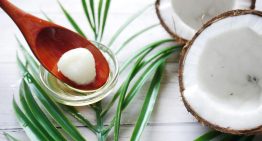 El nuevo ritual de TikTok empieza con una cucharada en ayunas: como el aceite de coco se volvió en la última tendencia de «adelgazar sin esfuerzo»