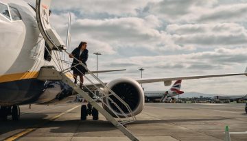 Hace unos meses Ryanair subió el sueldo a sus empleados en España. Ahora les está reclamando que lo devuelvan