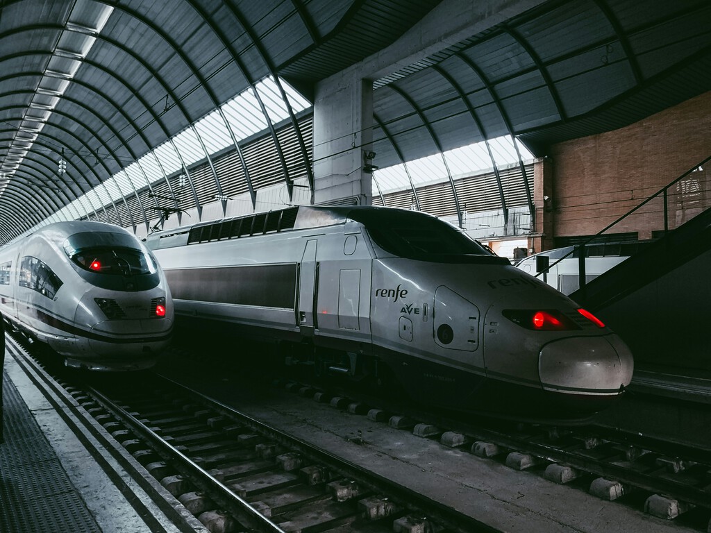 Comprar una entrada de Bad Bunny es más fácil que reservar un Madrid-Vigo. Así que Galicia ya planea denunciar a Renfe