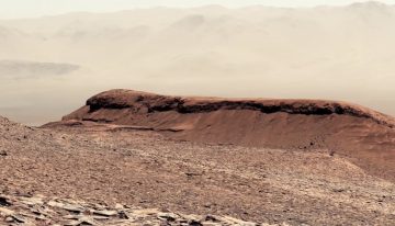 El rover Curiosity lleva 12 años escalando una montaña de Marte. Acaba de mandar un vídeo impresionante desde arriba