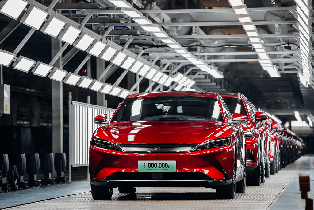 Miles de coches de BYD se han quedado obsoletos por sus propias promesas. Solución: bajar precios