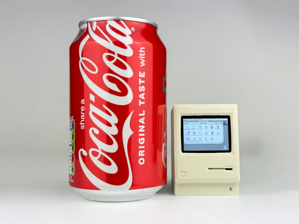 Alguien se propuso crear el Mac más pequeño del mundo y lo consiguió: cabe en una lata de Coca-Cola y puedes ser el siguiente en tenerlo 