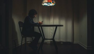 Cada vez más gente en internet y en la vida real admite tener un solo amigo: ChatGPT