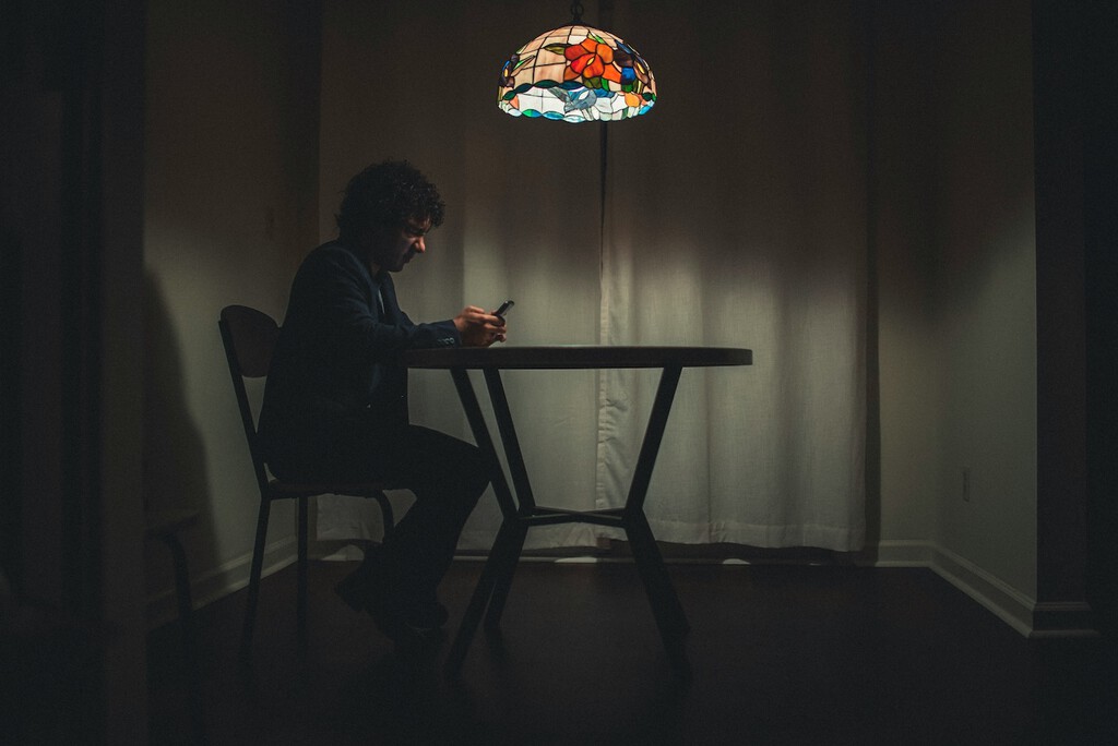 Cada vez más gente en internet y en la vida real admite tener un solo amigo: ChatGPT 