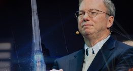 Nadie entiende por qué el ex CEO de Google ha comprado una empresa de cohetes. Él mismo lo dice: datacenters en el espacio