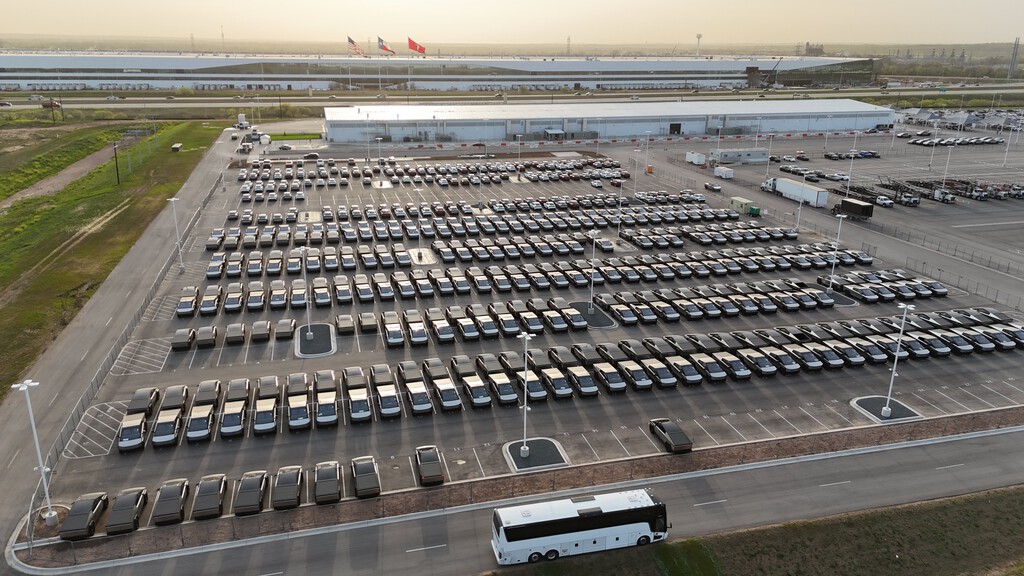 El problema con el Cybertruck de Tesla no es su precio, es que no sepas si viene directo de un descampado 