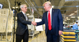 La apuesta de Tim Cook por India empieza a pasarle factura: el presidente de EEUU acaba de lanzar un aviso claro a Apple