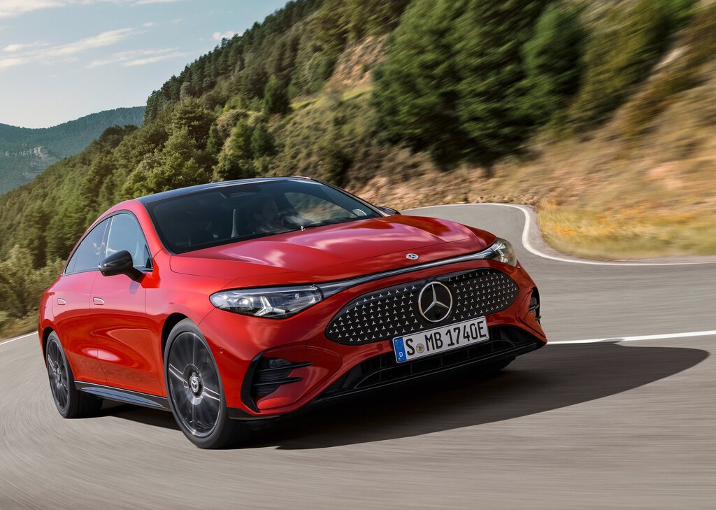 El Mercedes CLA quería superar al fin las incomodidades del coche eléctrico. Es incompatible con multitud de cargadores 