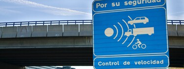 Cómo configurar Google Maps para ver y que te avise de radares fijos y móviles de la DGT en Semana Santa 