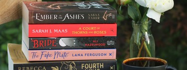 Si la pregunta es "qué es lo que más está leyendo la gente en todo el mundo", solo hay una respuesta: romantasy 