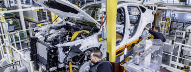 "Hubo demasiado optimismo en toda la industria": Mercedes empieza a dudar de vender en exclusiva coches eléctricos en 2030