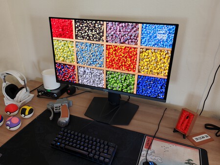 MSI MPG 272URX QD-OLED | Imagen: Xataka