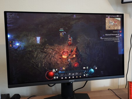 MSI MPG 272URX QD-OLED | Imagen: Xataka