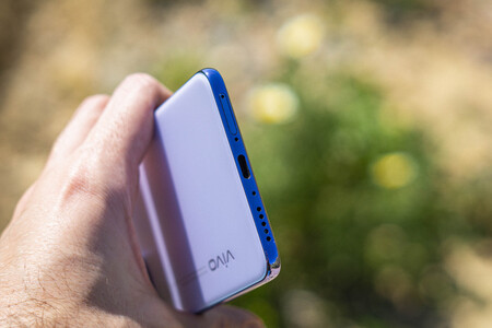 Vivo V50