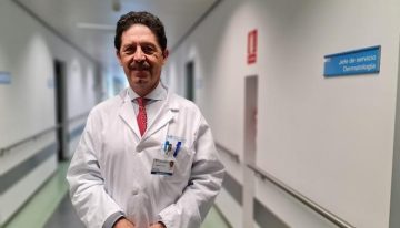 Pablo Ortiz, dermatólogo: «El concepto de tomar el sol debe desaparecer. Del sol hay que cuidarse»