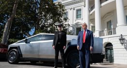 La bronca entre Musk y Trump ha hecho perder a Tesla 100.000 millones de dólares. Es el menor de sus problemas