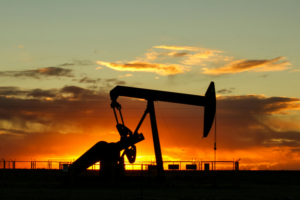Siempre que ha habido guerra en Oriente Medio el precio del petróleo se ha disparado. Ahora está pasando algo distinto