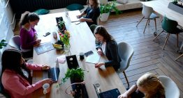 En Asturias las mujeres están protagonizando un sorpasso silencioso: el de las cotizaciones a la Seguridad Social